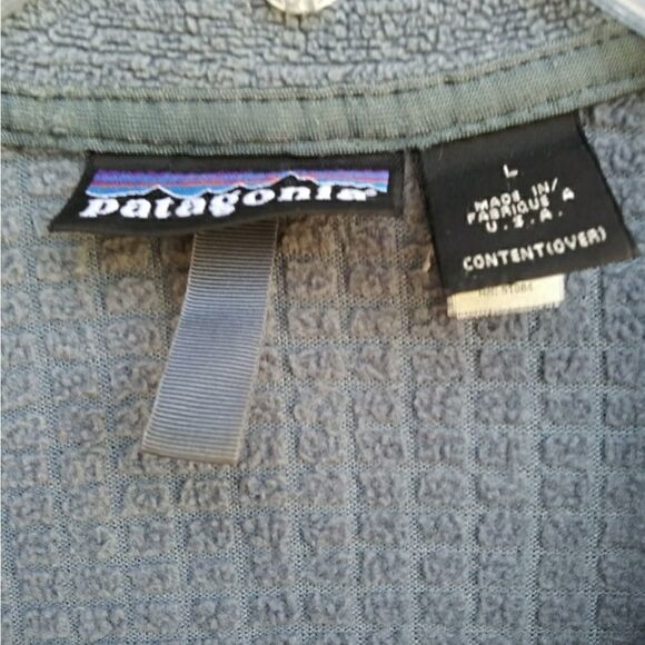 Patagonia men's size large blue zip-up swe… - Picture 3 of 5